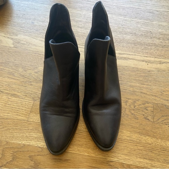 FREE PEOPLE WOMEN'S CHARM DOUBLE V ANKLE FASHION BOOTIES - ROUND TOE size 9.5 - Picture 8 of 14